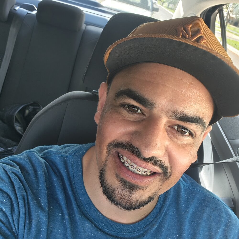 IncomingEssence478 Chatroom