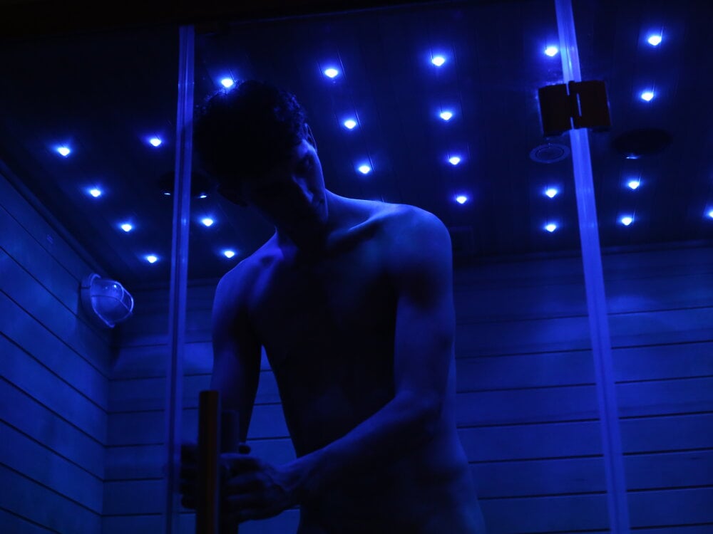 ItalianModel Chatroom