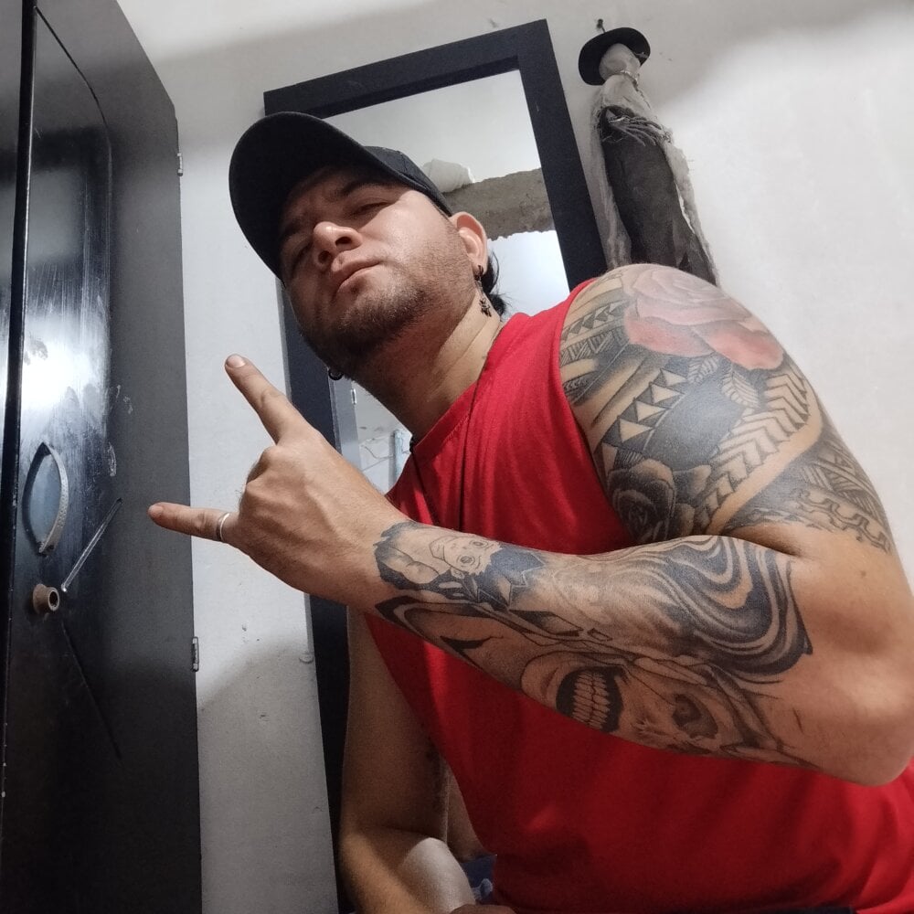 JHONNYACA28 Chatroom