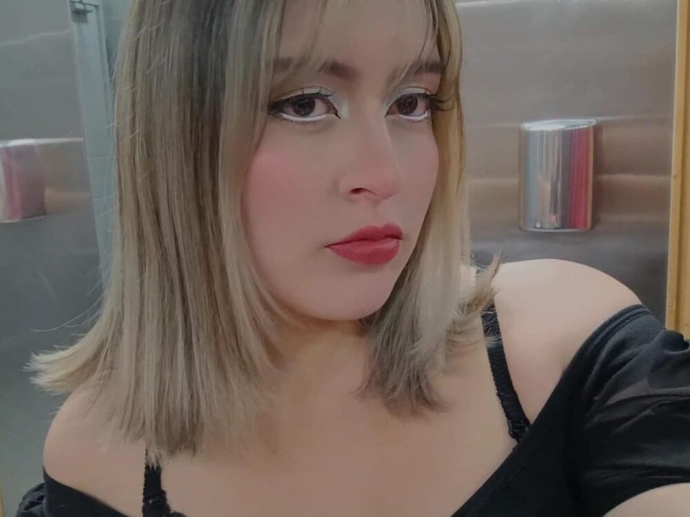 Jenny_Wolridge_ Chatroom