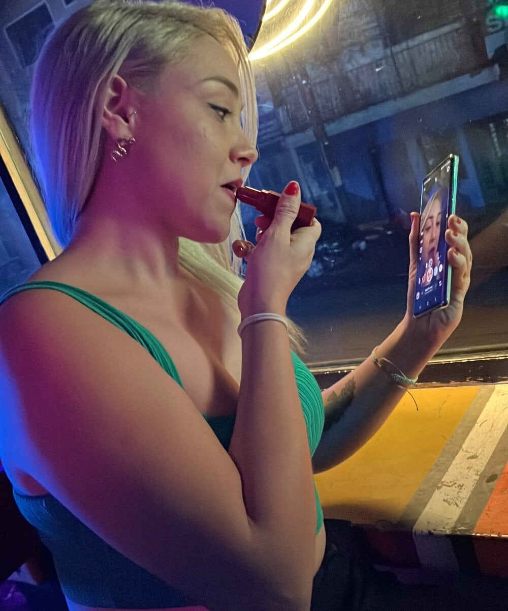 Jessie__Hot Chatroom