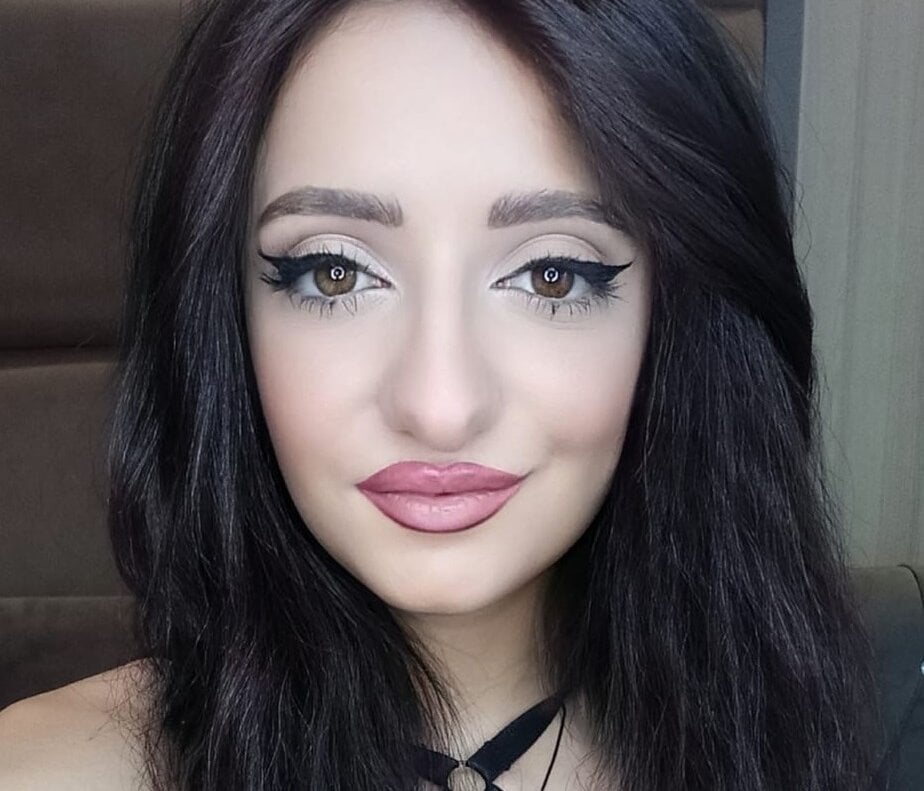 JoelleApril Chatroom