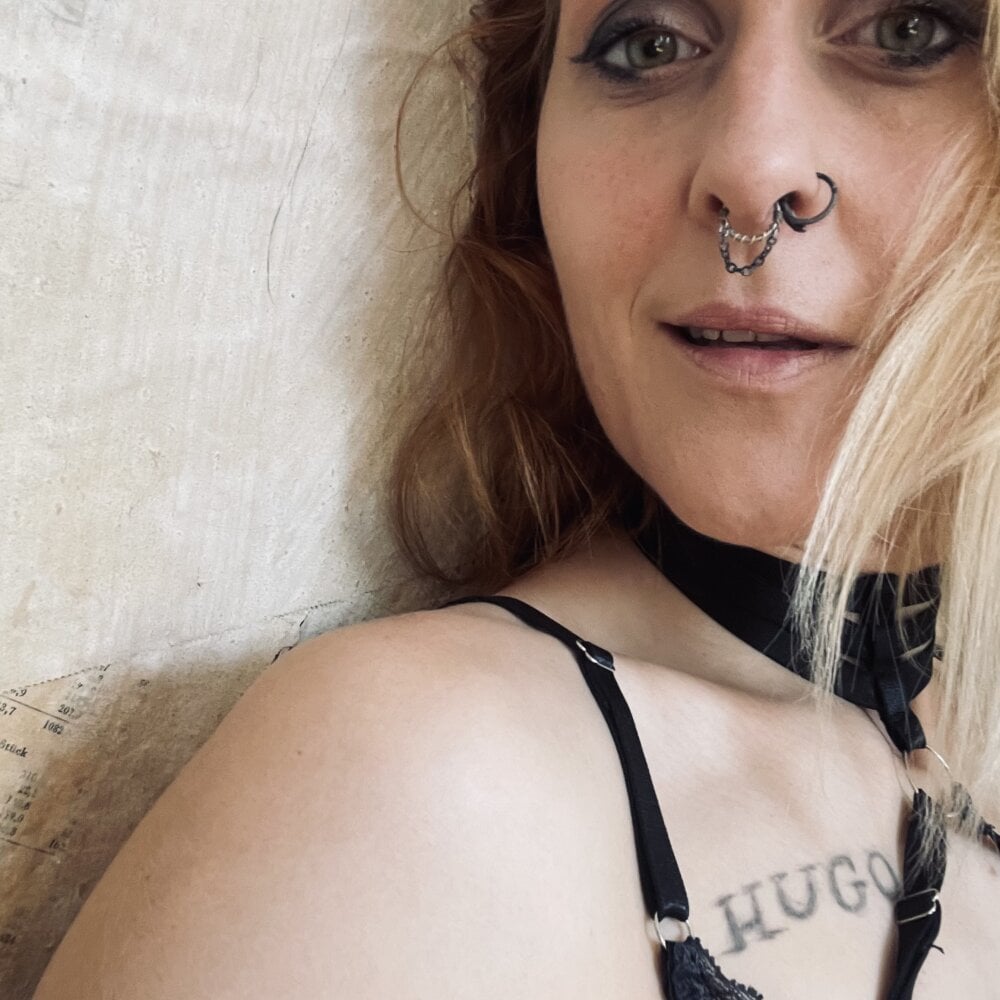 Jolene_Fuego Chatroom