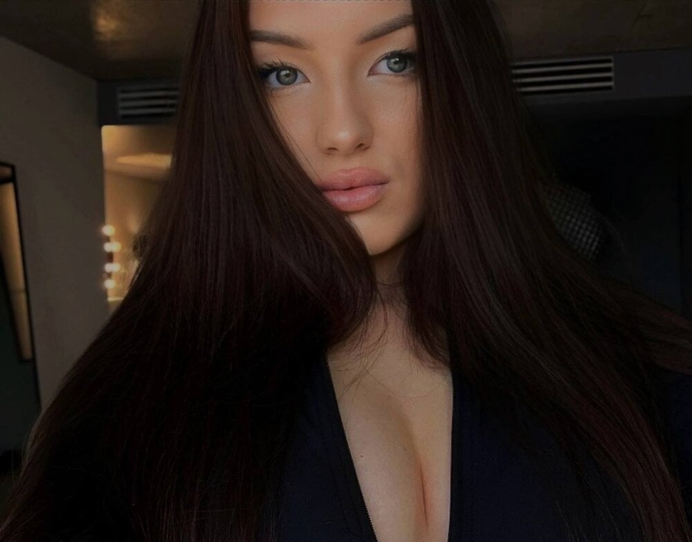 JulianaRaynes Chatroom