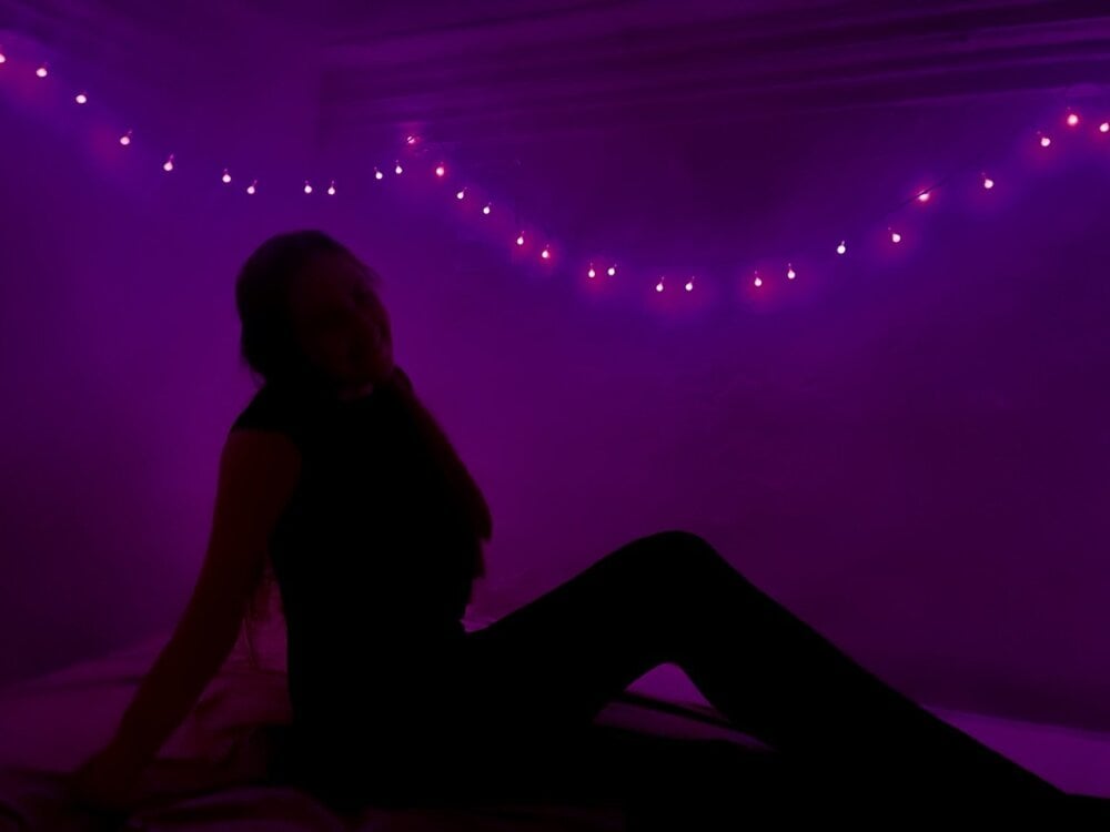 Juliet_Jamess Chatroom