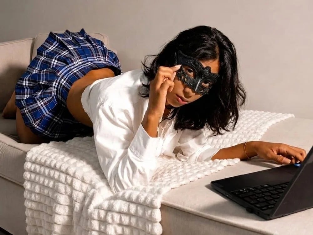 Juliet_Sinclair Chatroom