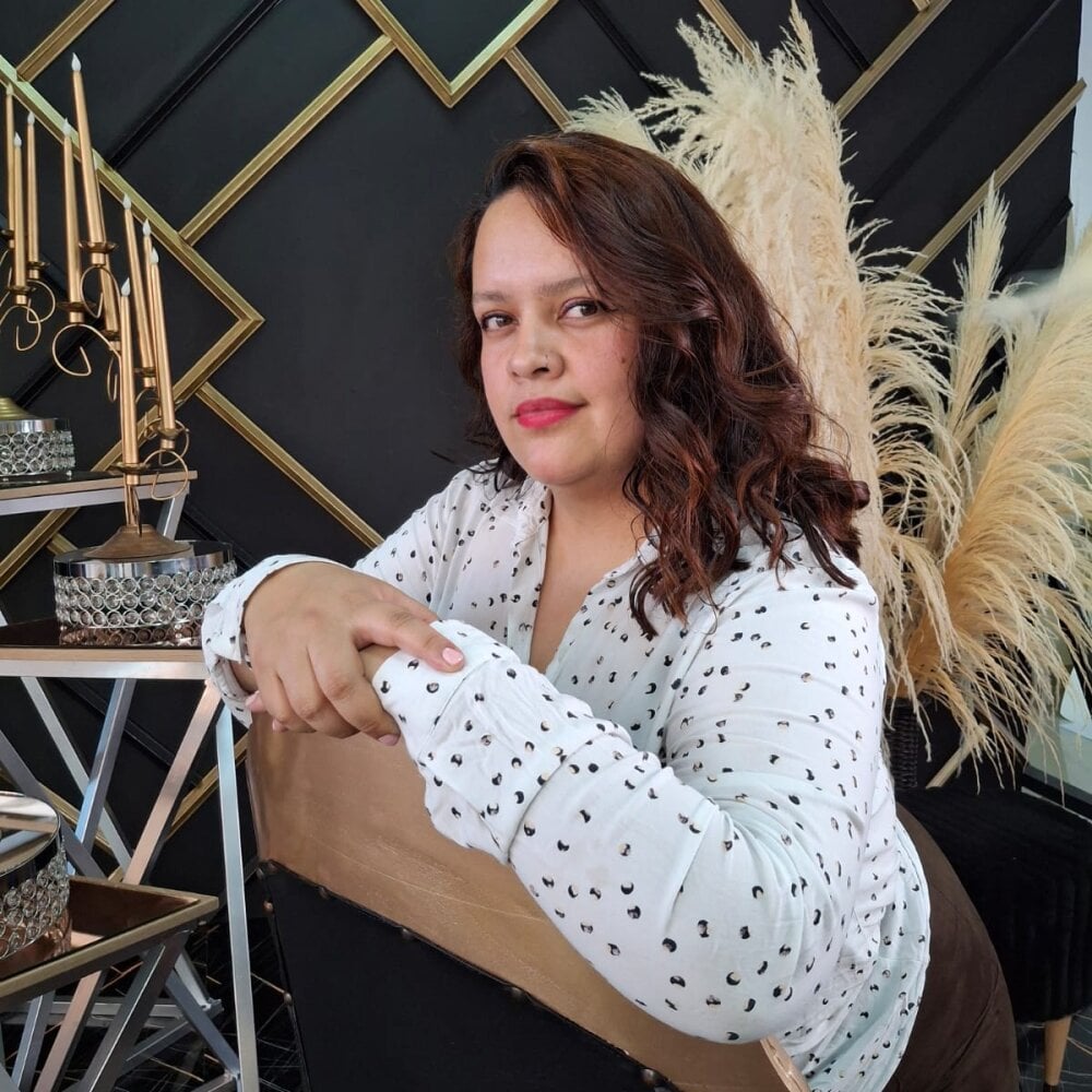 Julieta_Big Chatroom
