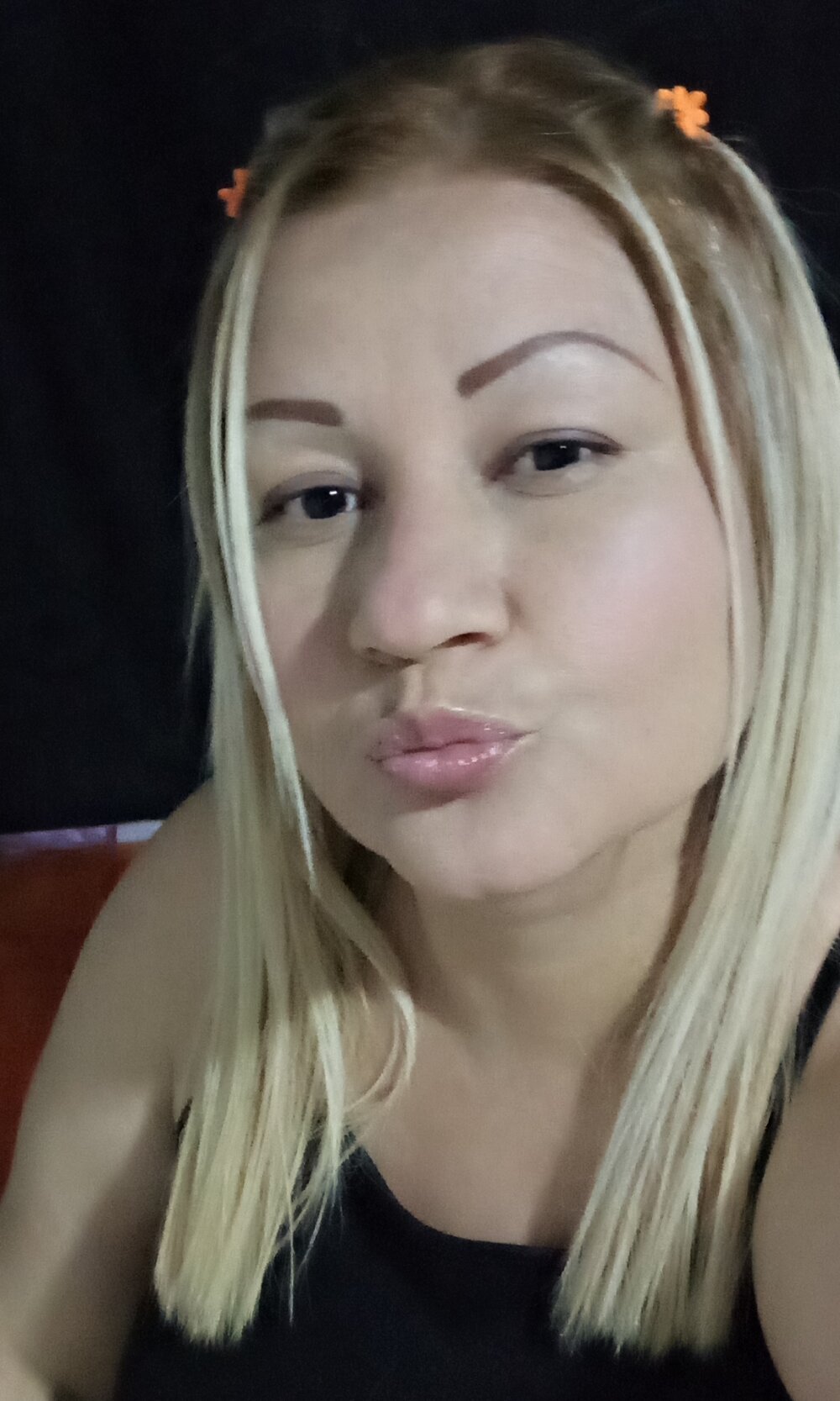 Karoline_milf_hot Chatroom