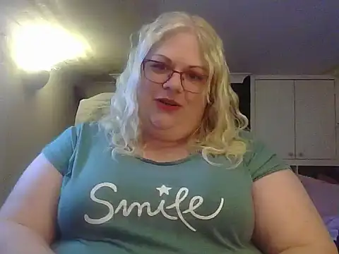 Kinkyhousewife83 Chatroom
