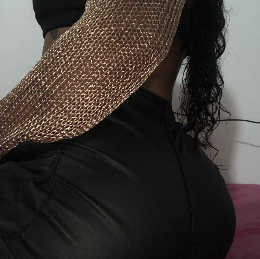 KittyMiaXXX Chatroom