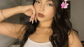 KyliePink_