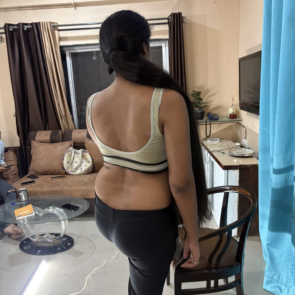 LOVELY_BABYJI Chatroom