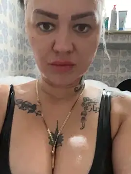LadyIndreBaltic Chatroom