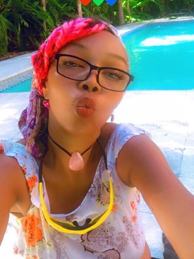 Ladyzee25 Chatroom