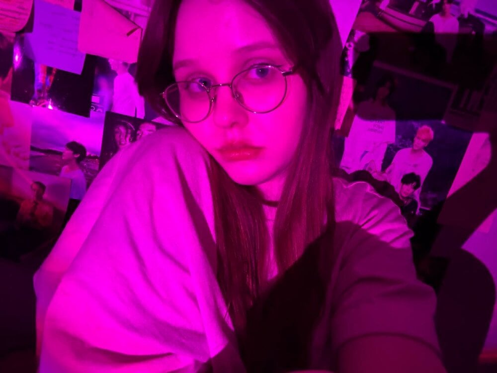 Lana_Moon__ Chatroom