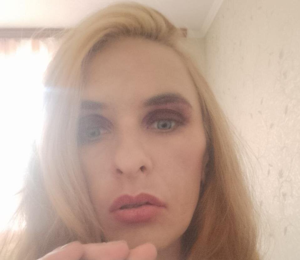 LaraDiva7799 Chatroom