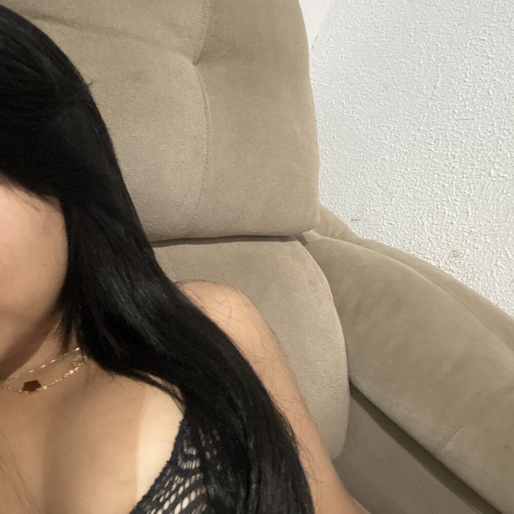 Larissa350ll Chatroom