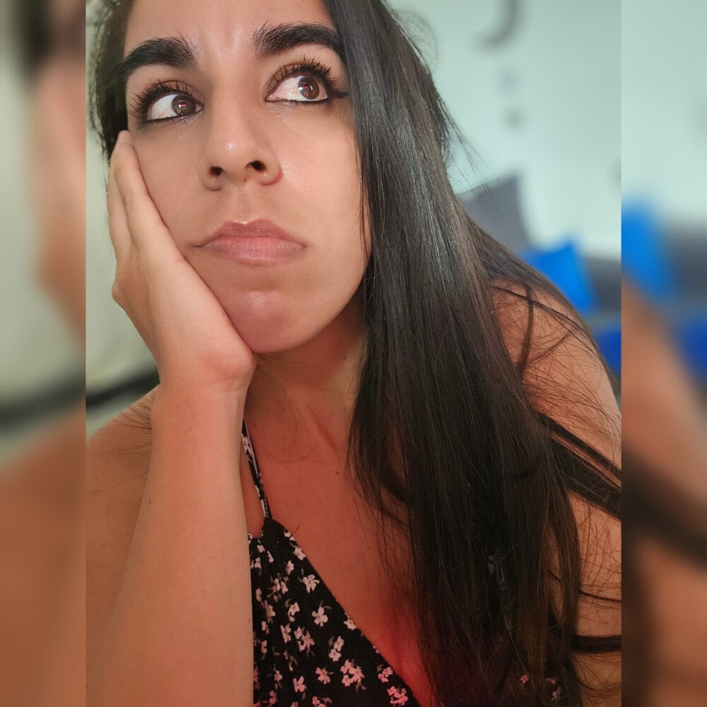 LatinArabGirl Chatroom