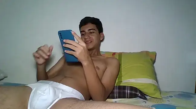 LatinBoy18 Chatroom