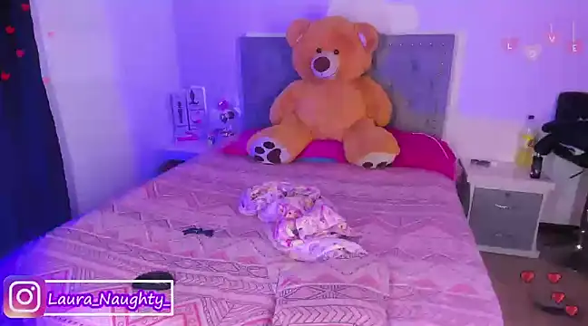 Laura_naughty_ Chatroom