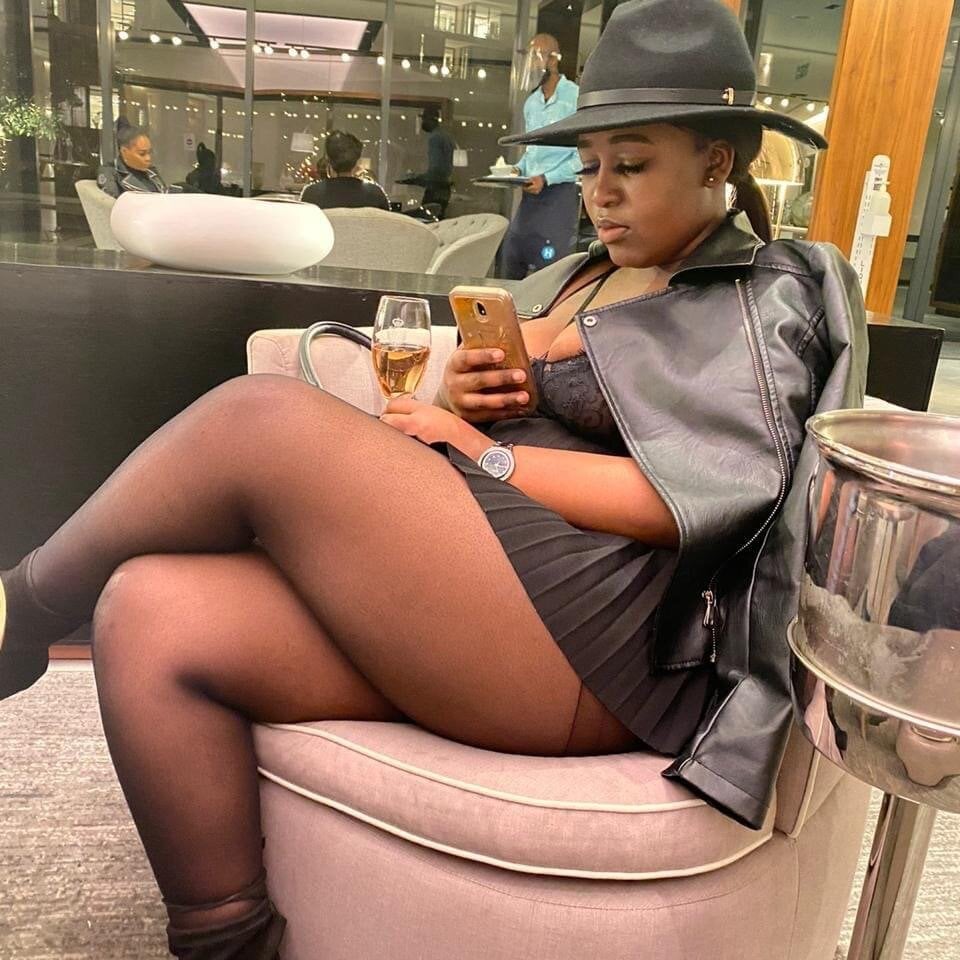 LaylaYummyxxx Chatroom