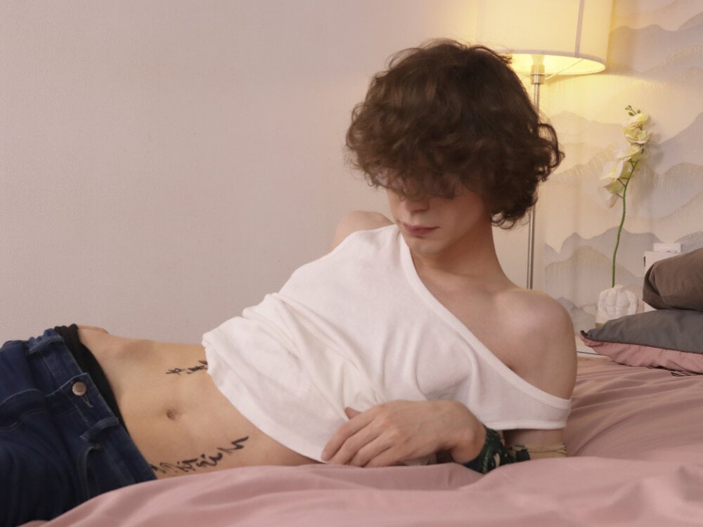 LeoBensyten Chatroom