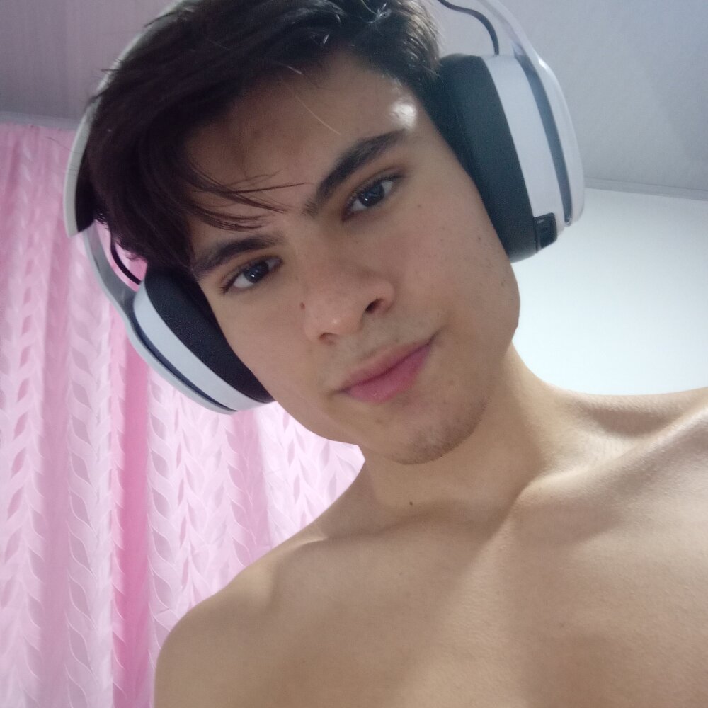 LeonScott_1 Chatroom