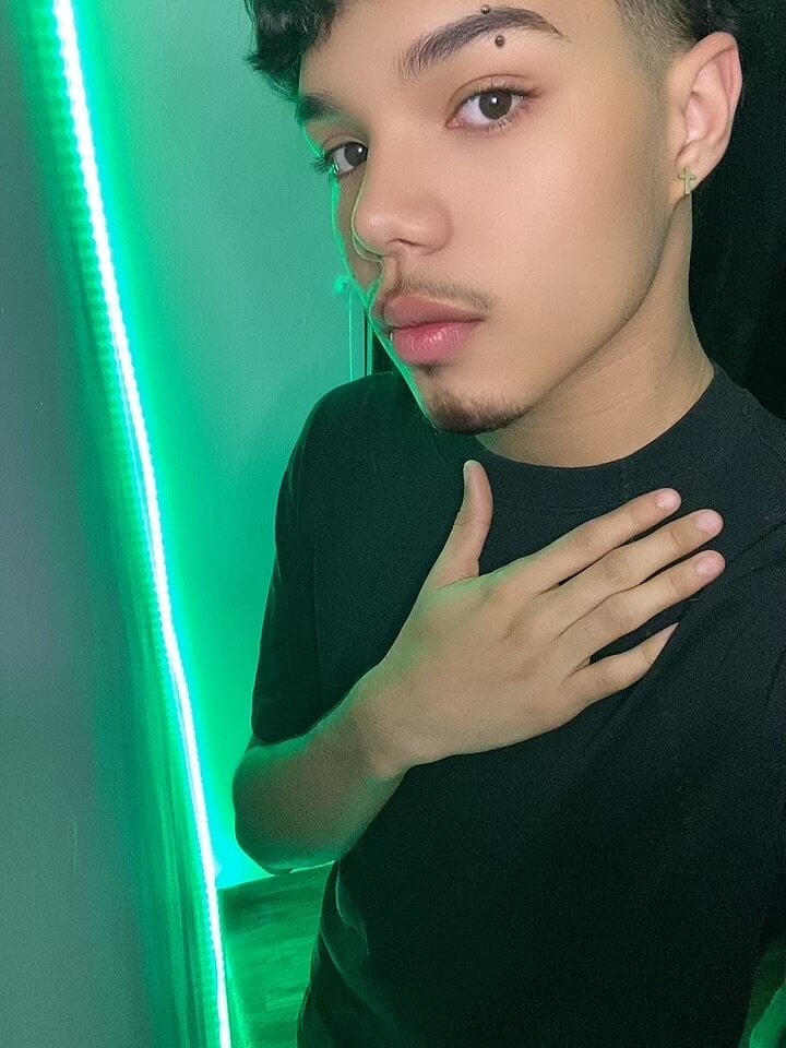 Leopard_play Chatroom