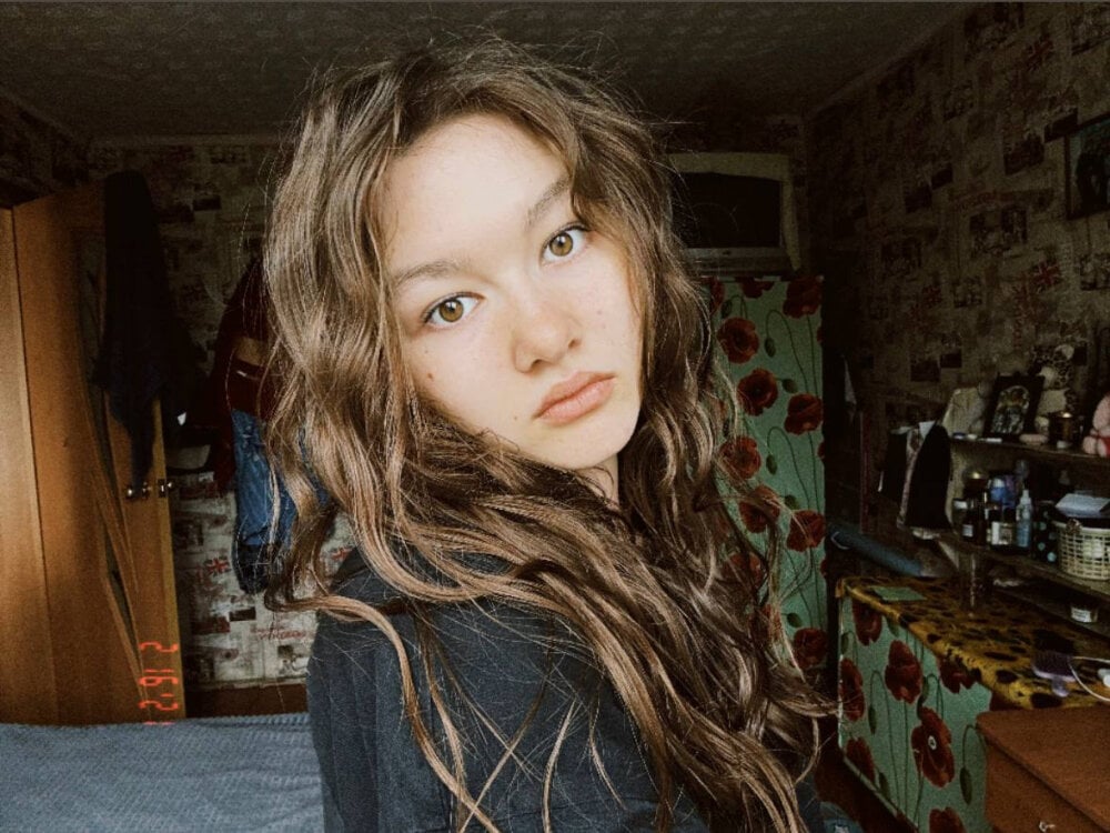 LewisThrone Chatroom