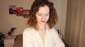 Leya_Curly