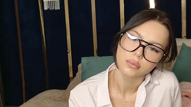 Leya_Foxhall Chatroom