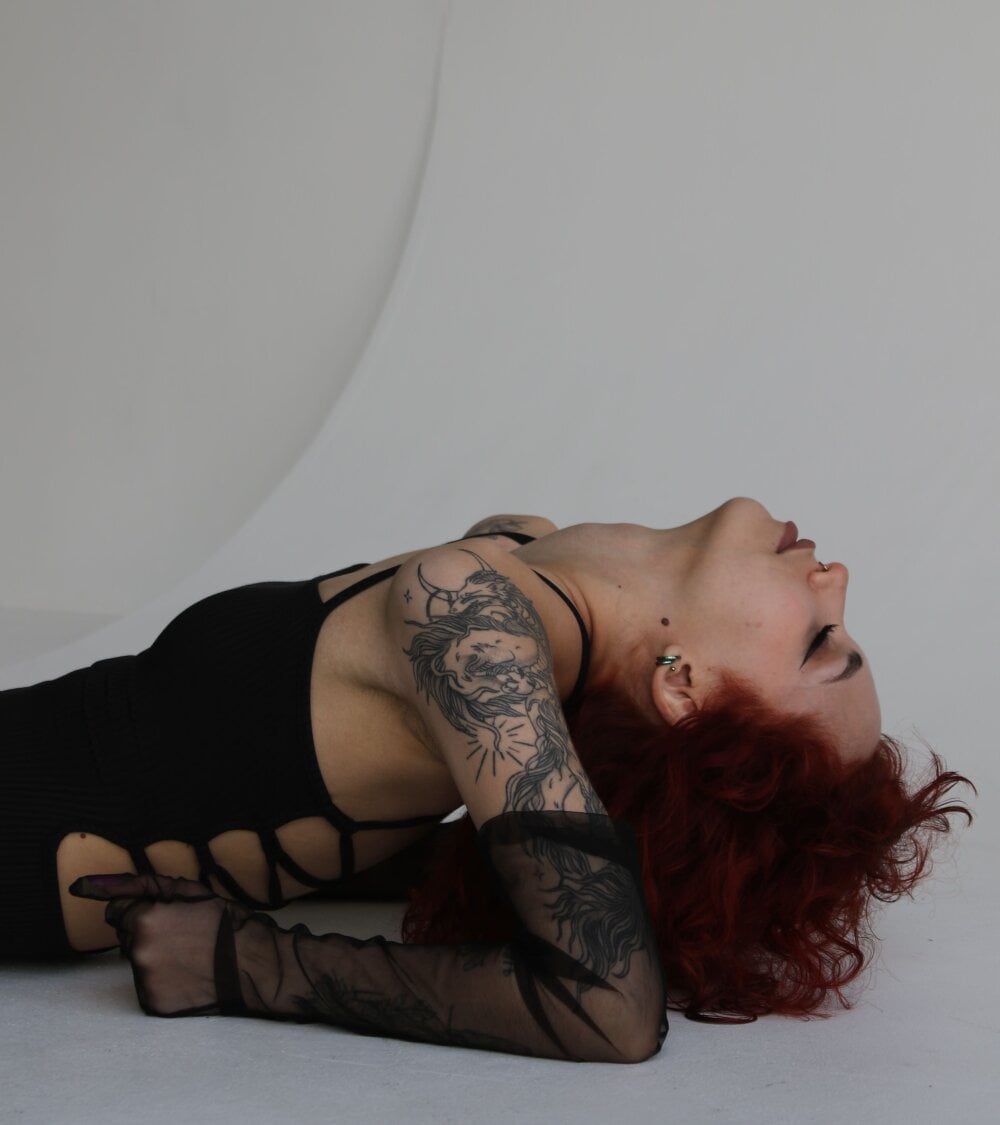 LeylaNoir_02 Chatroom