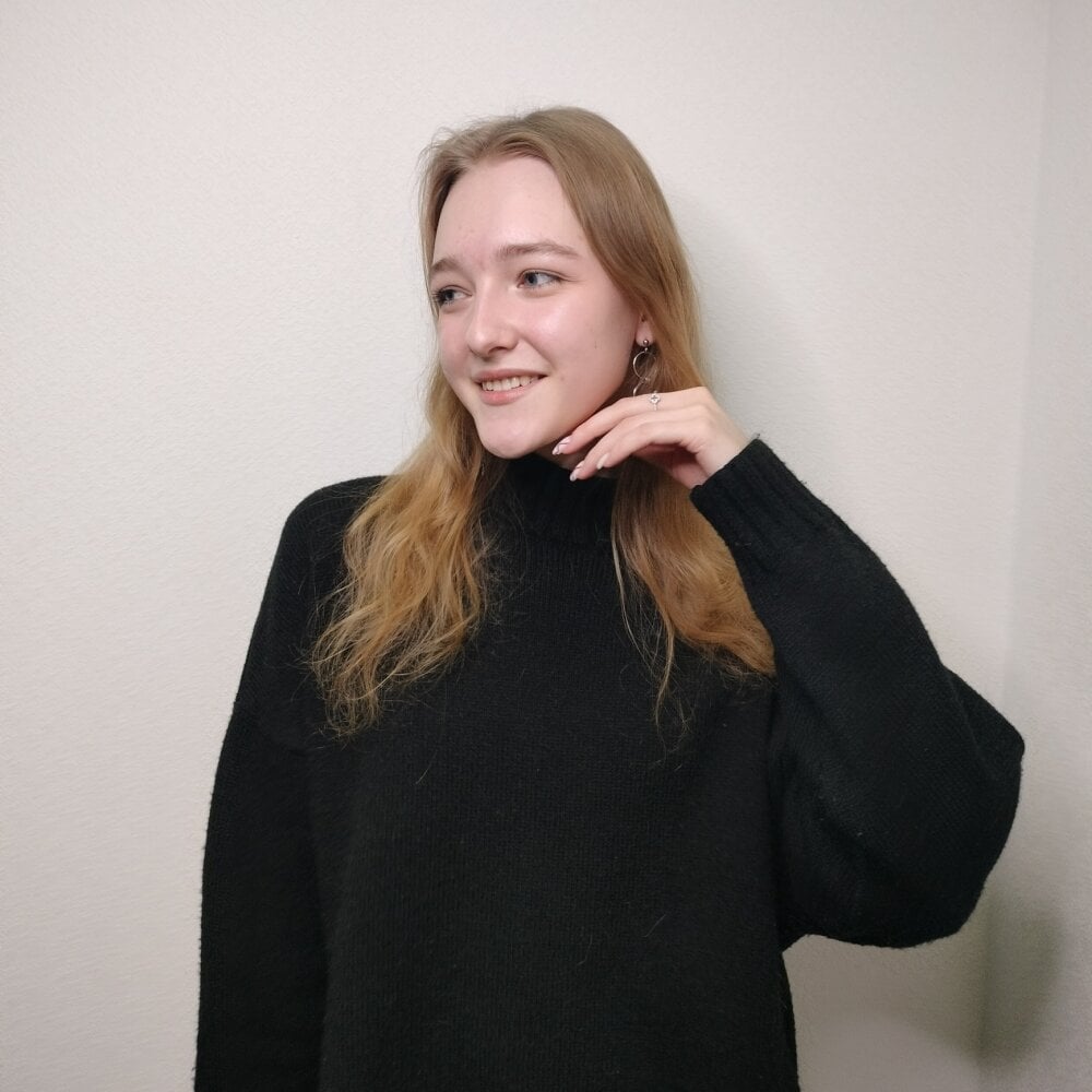 LeyonaStucks Chatroom