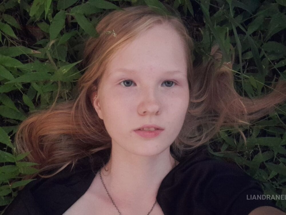 LiandraNelson Chatroom