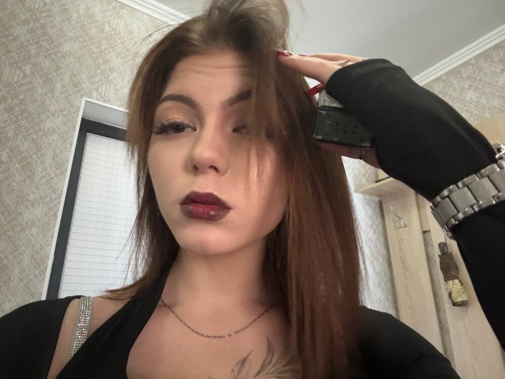 Lika_Cherryy Chatroom