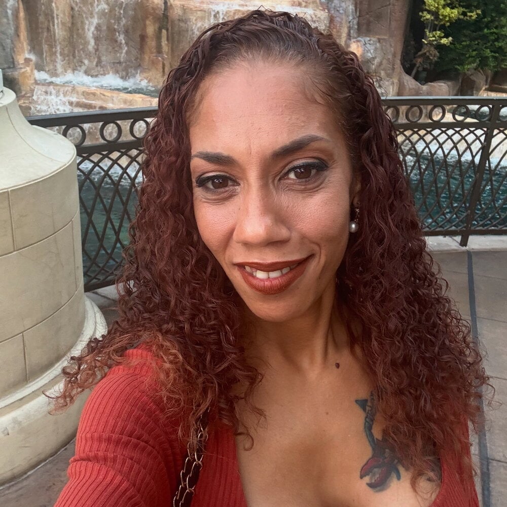 Lilahstello50 Chatroom