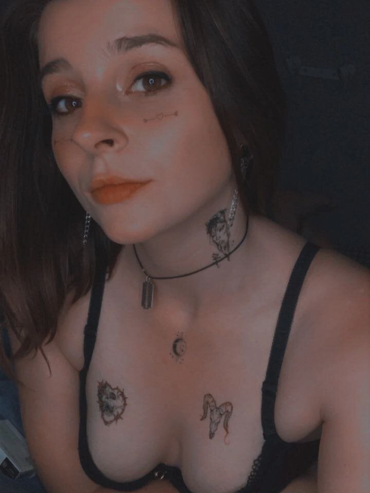 LilyIrons Chatroom