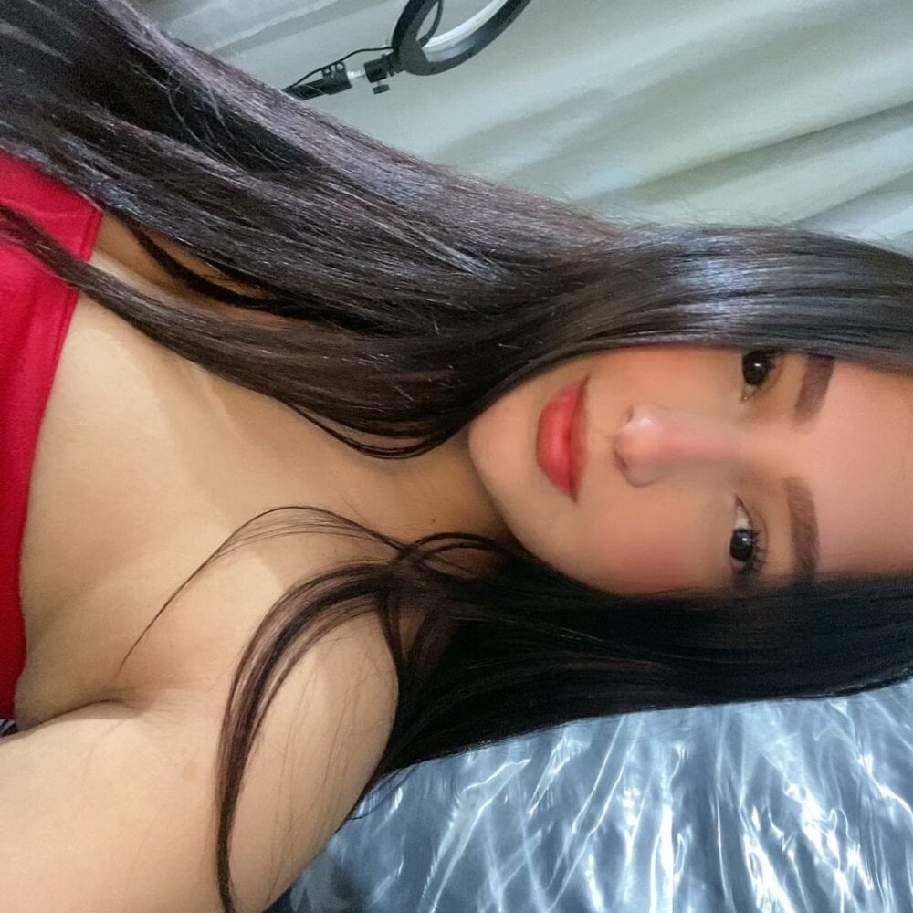 Lily_Hiill7 Chatroom