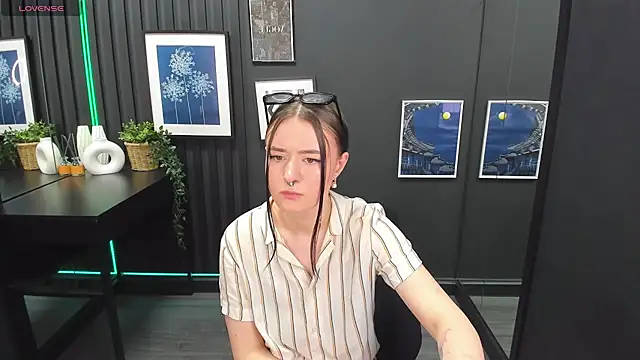 Lily_Moonlight Chatroom