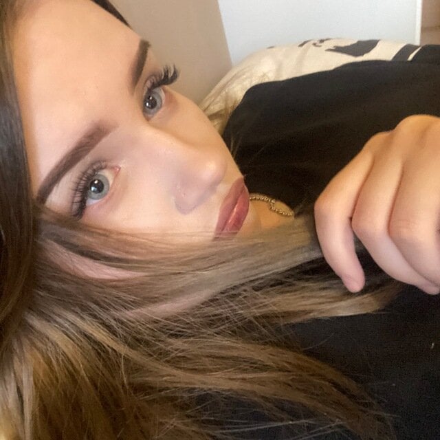 LinaF1owers Chatroom