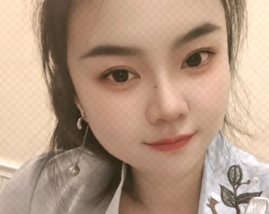 Liora-e8 Chatroom