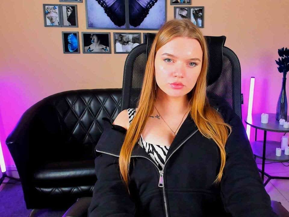 LisaMitchell Chatroom