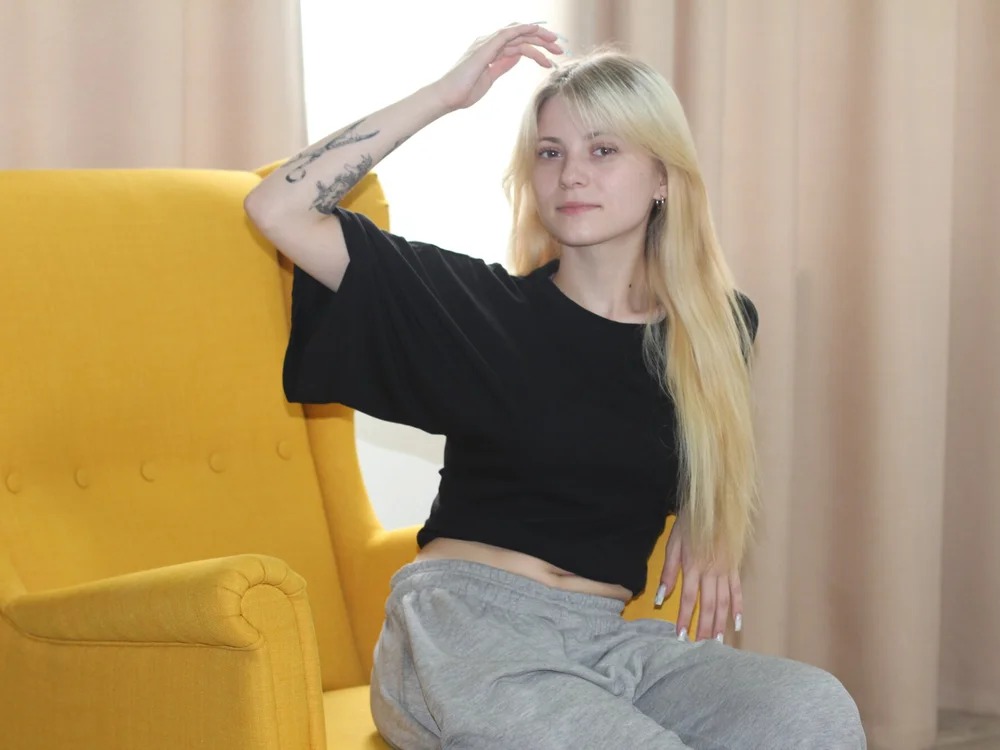 LisaRainbow Chatroom