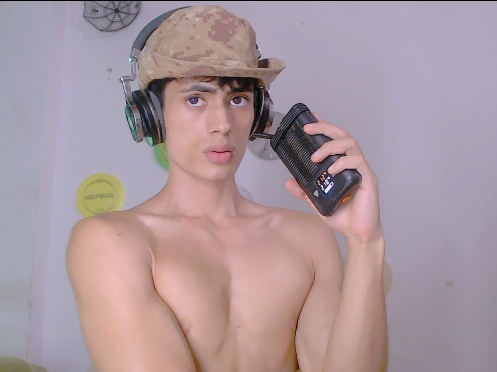 Little_stud Chatroom