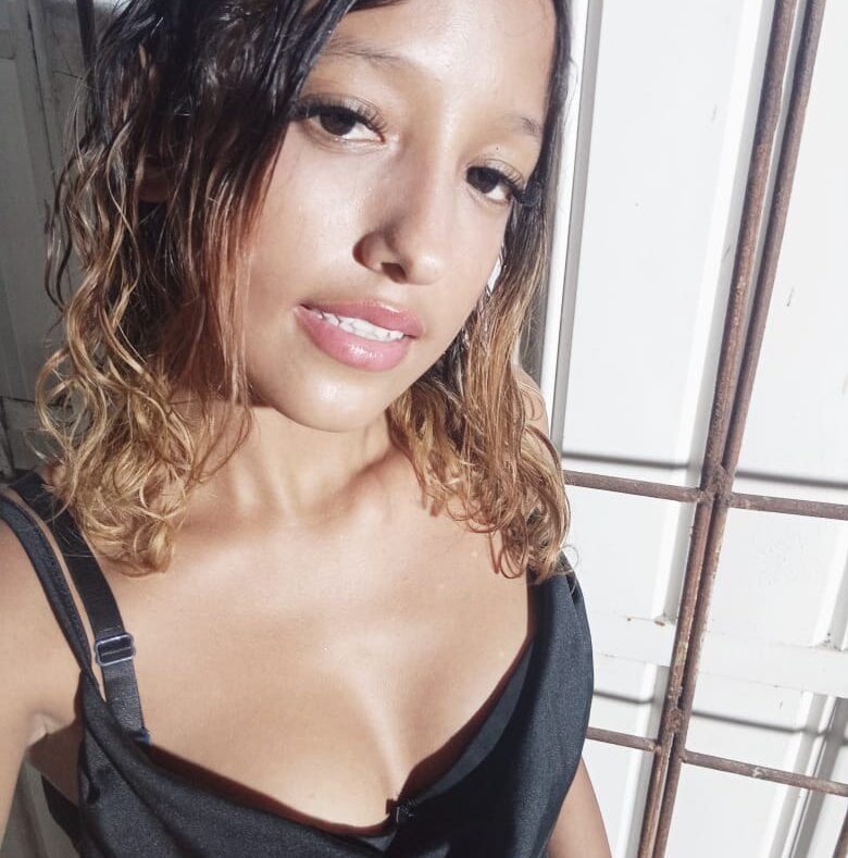 Loly_skinny10 Chatroom