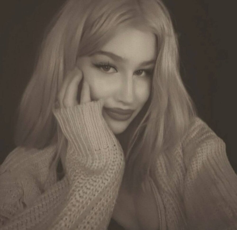 LovelytLuna Chatroom