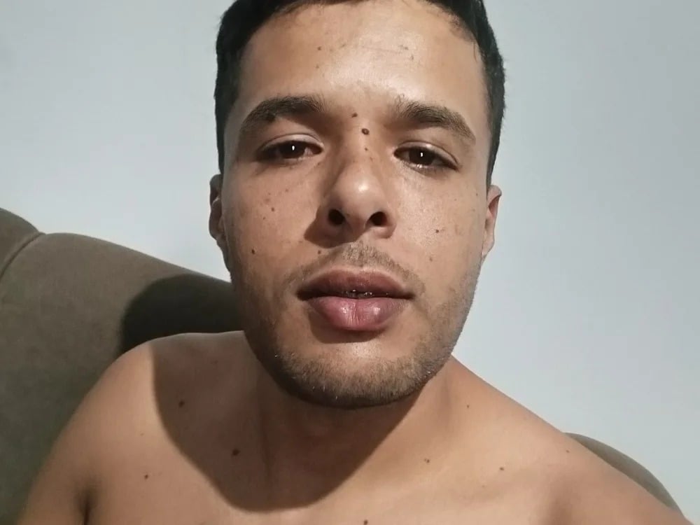 Lucasmeloo Chatroom