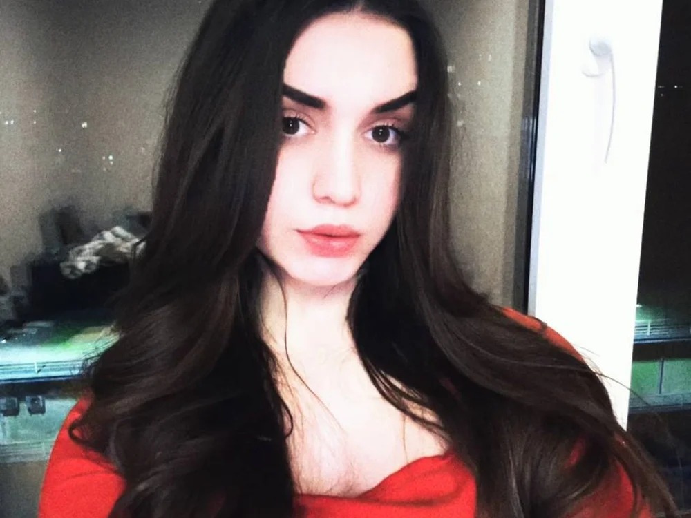 LucyRed Chatroom