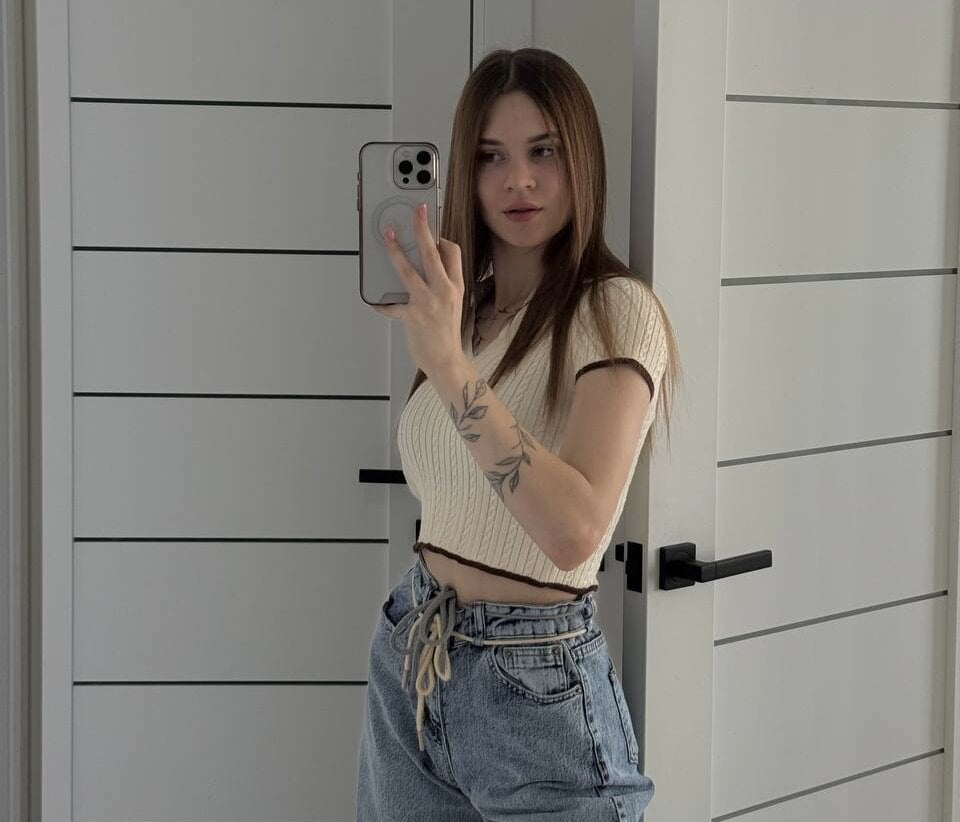 LuisaClover Chatroom