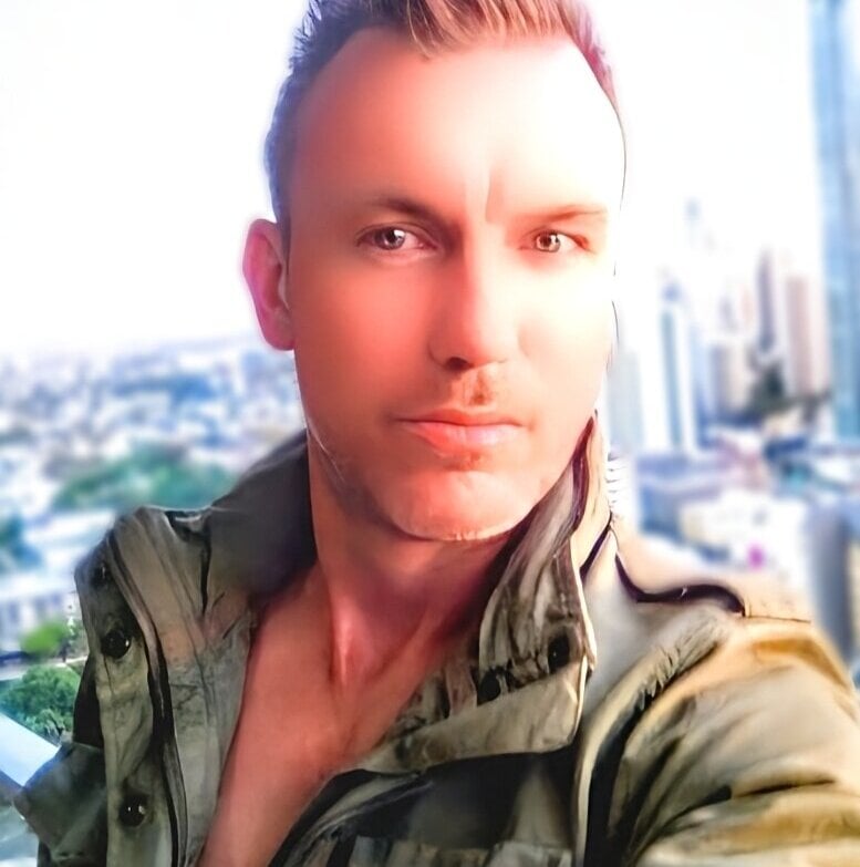 LukedavidDestroys Chatroom